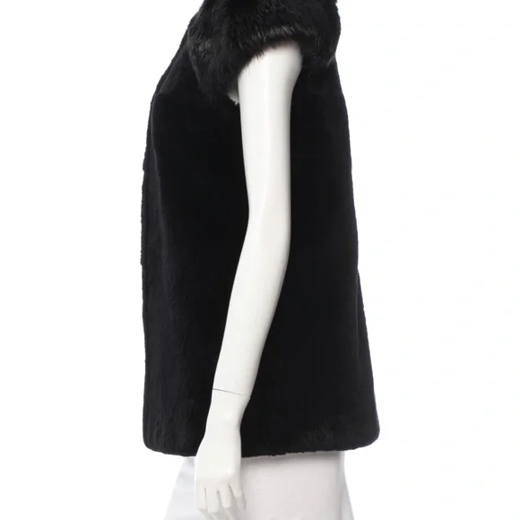 CO. Beaver Vest.New with tag
